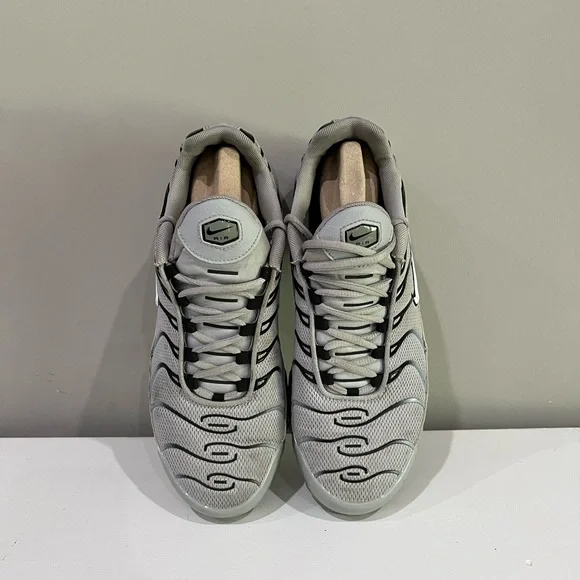 Nike Air Max Plus TN Wolf Grey Lace Up Men's Sneakers Size 9 - Picture 8 of 11